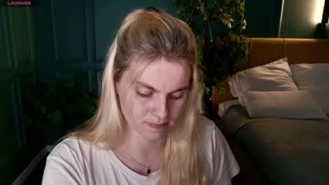 Snapshot of elizabethmad chatting on September 22, 6:32 pm elizabethmad online show from September 22, 6:32 pm