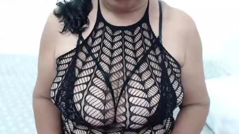 Snapshot of elizabethmiler chatting on June 29, 4:07 pm ElizabethMiler online show from June 29, 4:07 pm