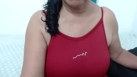 Snapshot of elizabethmiler chatting on August 4, 11:29 pm ElizabethMiler online show from August 4, 11:29 pm