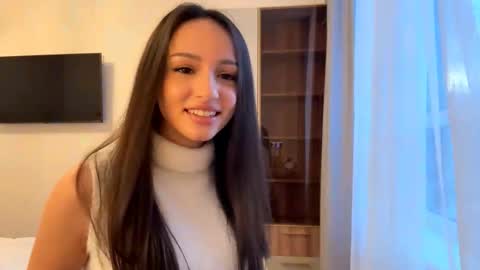 Mia online show from December 22, 12:02 pm