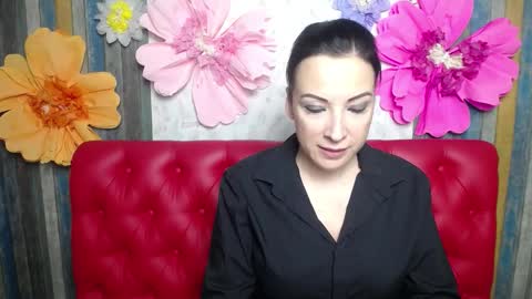 ElizabethSho online show from December 2, 6:25 pm