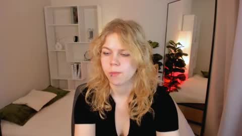 Elizabeth online show from June 25, 5:23 am