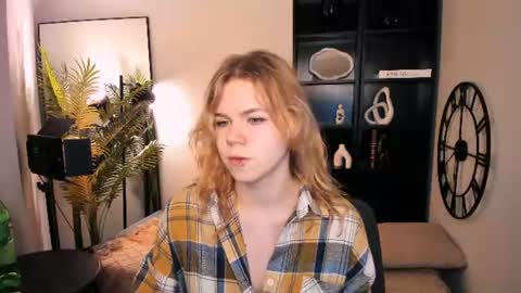 Elizabeth online show from June 27, 5:34 am