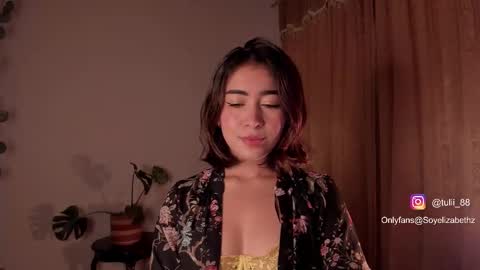 Snapshot of elizabethz chatting on October 12, 11:37 pm Tuli online show from October 12, 11:37 pm