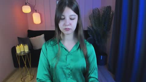 Eliza online show from December 14, 1:27 pm