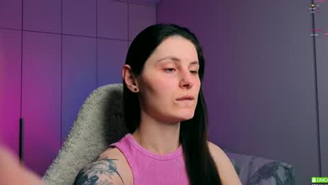 Snapshot of elizawetty chatting on December 2, 1:58 am Eli online show from December 2, 1:58 am