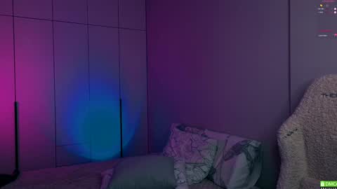 Snapshot of elizawetty chatting on December 26, 4:43 am Eli online show from December 26, 4:43 am