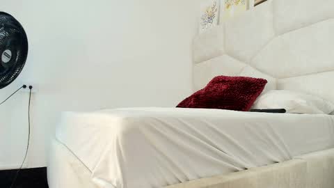 Eliza online show from April 1, 1:01 pm