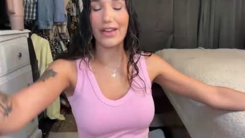 Snapshot of ella2sweet chatting on June 16, 1:14 pm Ella online show from June 16, 1:14 pm