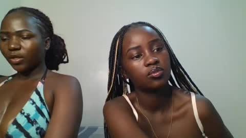 Snapshot of ella8_ chatting on June 24, 8:35 am ella8_ online show from June 24, 8:35 am