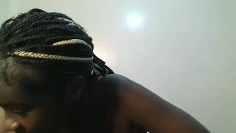 Snapshot of ella8_ chatting on June 30, 8:15 am ella8_ online show from June 30, 8:15 am