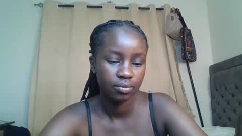Snapshot of ella8_ chatting on July 28, 7:39 pm ella8_ online show from July 28, 7:39 pm