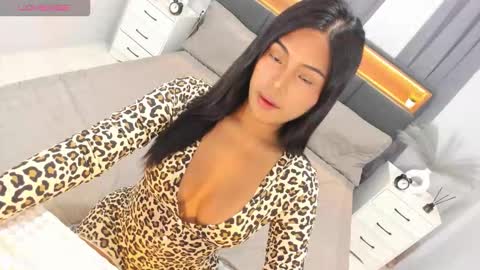 Snapshot of ella______ chatting on September 9, 2:00 am Ella online show from September 9, 2:00 am