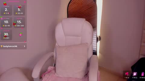 Ella Olmos  online show from April 17, 3:04 pm