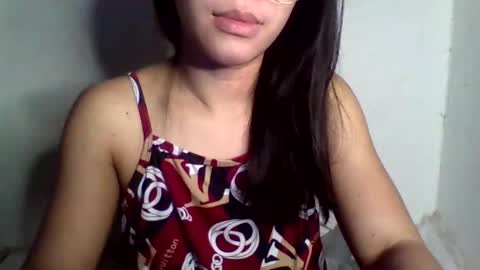 ella_babe25 online show from April 4, 7:22 pm