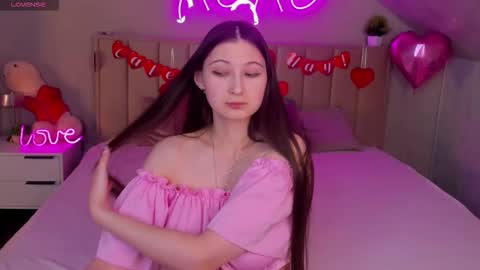 Ella online show from February 22, 9:19 am