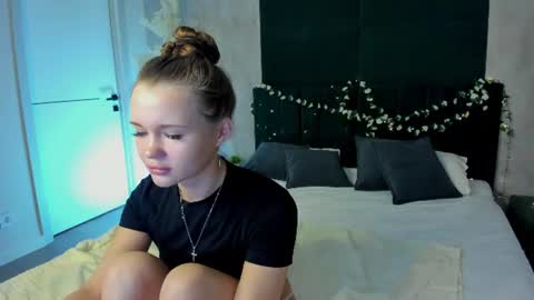 Snapshot of ella_butler chatting on July 9, 9:35 am Ella online show from July 9, 9:35 am