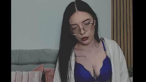 Chloe online show from February 7, 10:57 pm