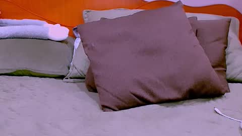 Ella  online show from November 4, 7:51 am