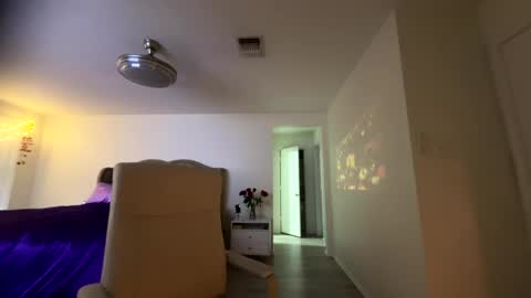 ella_ella_ella_ay online show from October 24, 11:45 pm