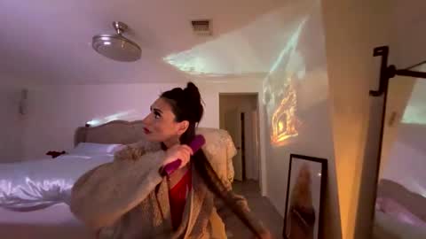 ella_ella_ella_ay online show from November 3, 11:33 am