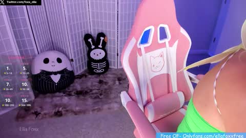 Snapshot of ella_foxx chatting on October 24, 4:53 am ella_foxx online show from October 24, 4:53 am
