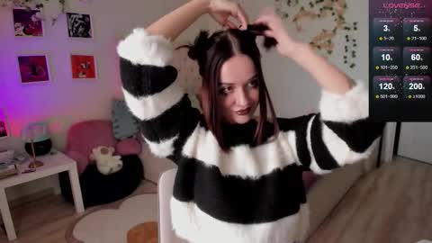 Snapshot of ella_gdss chatting on October 19, 10:16 am ELLA online show from October 19, 10:16 am