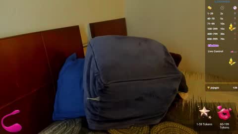 Snapshot of ella_harry chatting on February 12, 2:28 am Ella and Harry online show from February 12, 2:28 am