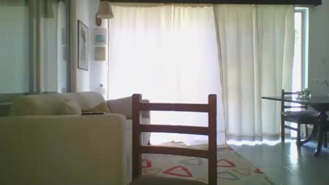 Ella online show from October 10, 6:23 am