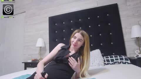 ella_lizzie online show from October 20, 6:41 pm