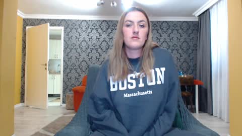 Ella  Max online show from January 14, 8:20 am