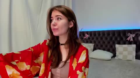 Snapshot of ella_mayers chatting on February 3, 3:31 am Ella Mayers online show from February 3, 3:31 am