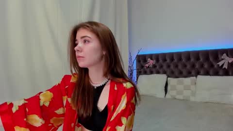 Snapshot of ella_mayers chatting on February 10, 4:41 am Ella Mayers online show from February 10, 4:41 am