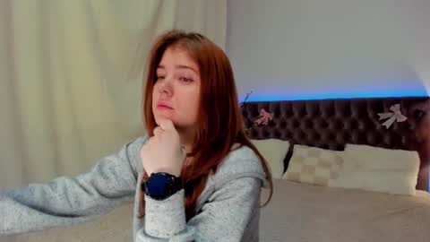 Snapshot of ella_mayers chatting on February 13, 9:49 pm Ella Mayers online show from February 13, 9:49 pm