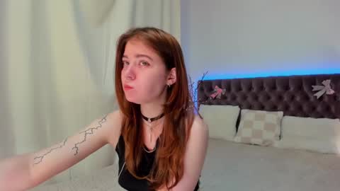 Snapshot of ella_mayers chatting on February 21, 10:04 pm Ella Mayers online show from February 21, 10:04 pm