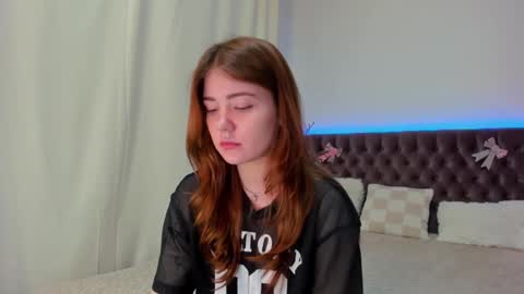 Snapshot of ella_mayers chatting on March 5, 9:48 pm Ella Mayers online show from March 5, 9:48 pm