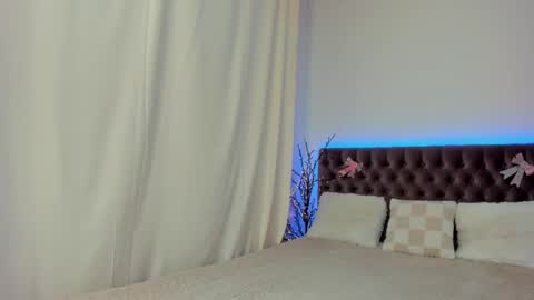 Snapshot of ella_mayers chatting on March 6, 4:08 am Ella Mayers online show from March 6, 4:08 am