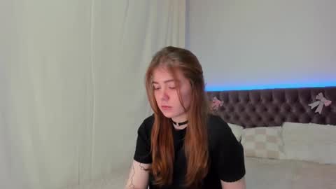 Snapshot of ella_mayers chatting on March 8, 1:06 am Ella Mayers online show from March 8, 1:06 am
