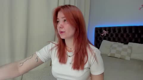 Snapshot of ella_mayers chatting on September 14, 12:26 pm Ella Mayers online show from September 14, 12:26 pm