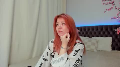 Snapshot of ella_mayers chatting on October 9, 4:05 pm Ella Mayers online show from October 9, 4:05 pm