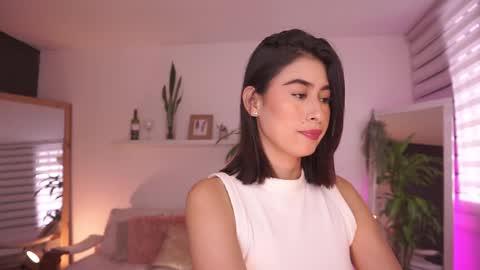 Snapshot of ella_owen chatting on February 9, 2:43 pm ELLA OWEN online show from February 9, 2:43 pm