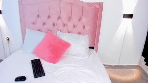 Ella online show from March 28, 1:00 pm