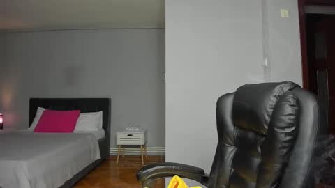 Ella online show from November 20, 7:46 pm