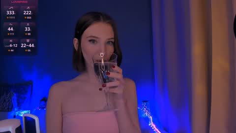 ellaamber online show from January 9, 10:31 pm