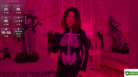 Snapshot of ellaander chatting on October 31, 4:24 am Ella online show from October 31, 4:24 am