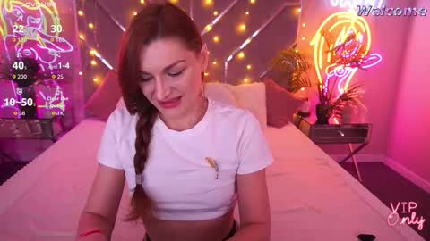 Snapshot of ellagoldenn chatting on March 1, 9:50 pm Ella online show from March 1, 9:50 pm