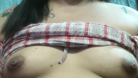Snapshot of ellah_morena chatting on January 26, 3:58 pm Ellah online show from January 26, 3:58 pm
