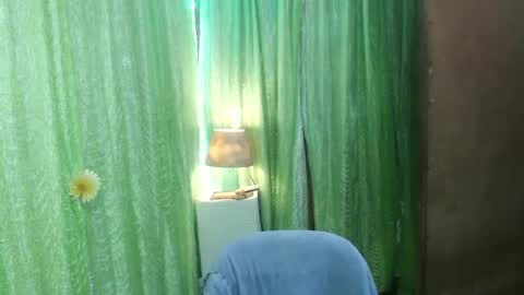 Snapshot of ellah_morena chatting on February 17, 2:42 am Ellah online show from February 17, 2:42 am