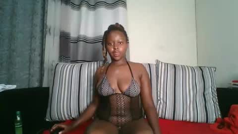 Snapshot of ellah_simone chatting on May 8, 9:42 pm ellah-simone online show from May 8, 9:42 pm