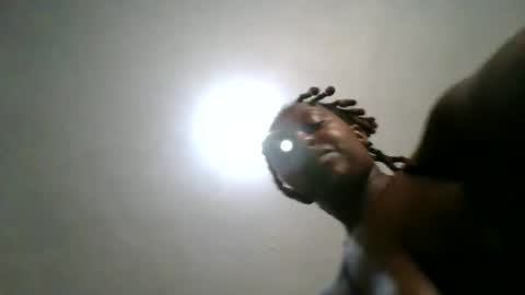 Snapshot of ellah_simone chatting on May 9, 7:19 pm ellah-simone online show from May 9, 7:19 pm